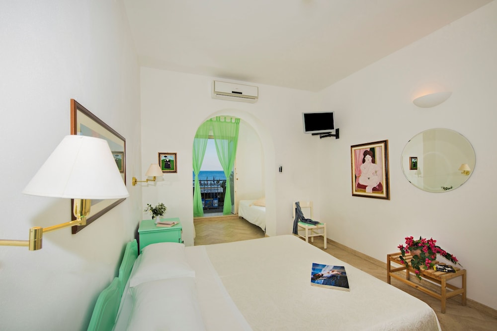 hotel ossidiana stromboli center
