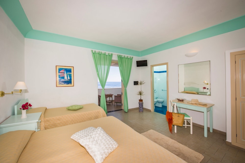 hotel ossidiana stromboli center