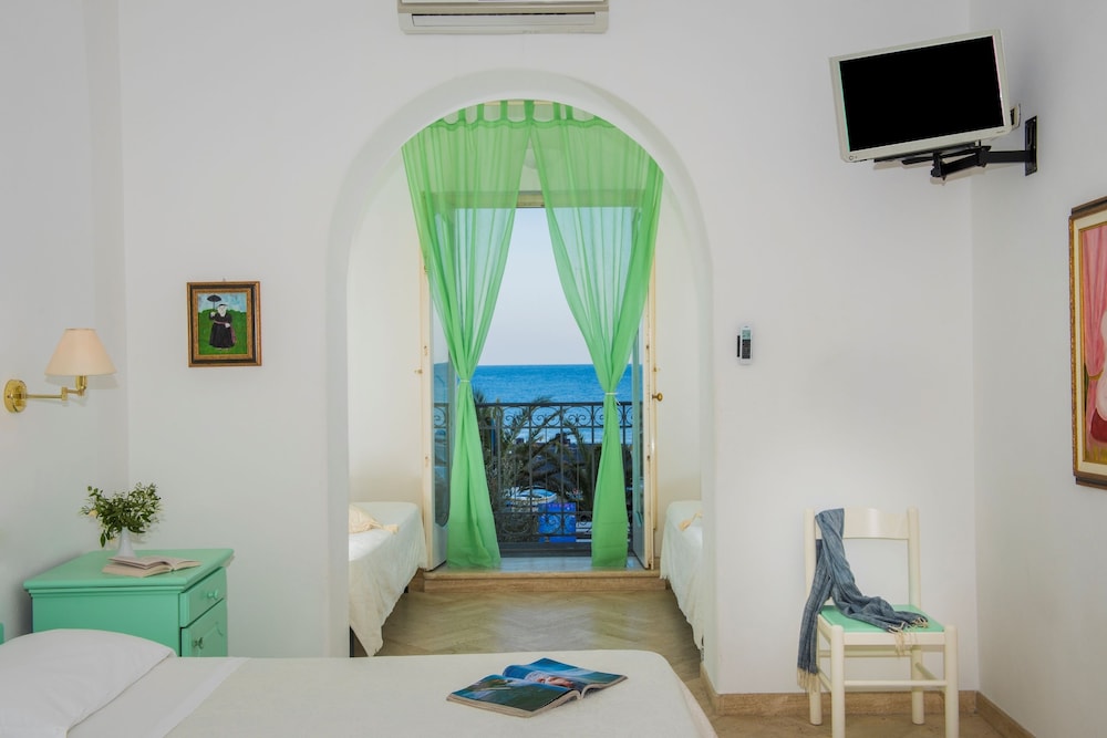 hotel ossidiana stromboli center