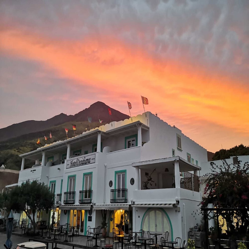 hotel ossidiana stromboli center