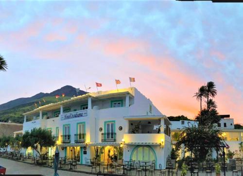 hotel ossidiana stromboli center