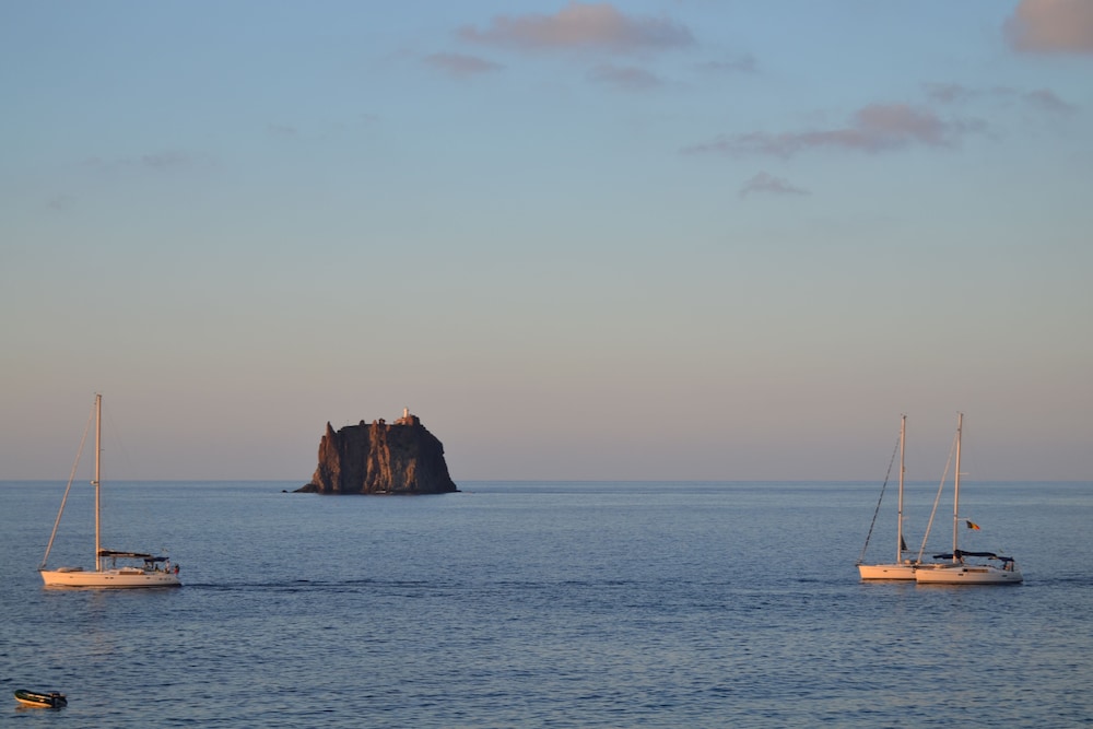 hotel ossidiana stromboli center