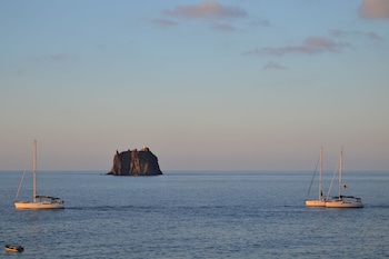 hotel ossidiana stromboli center