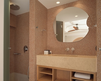 paralos venus suites adults only