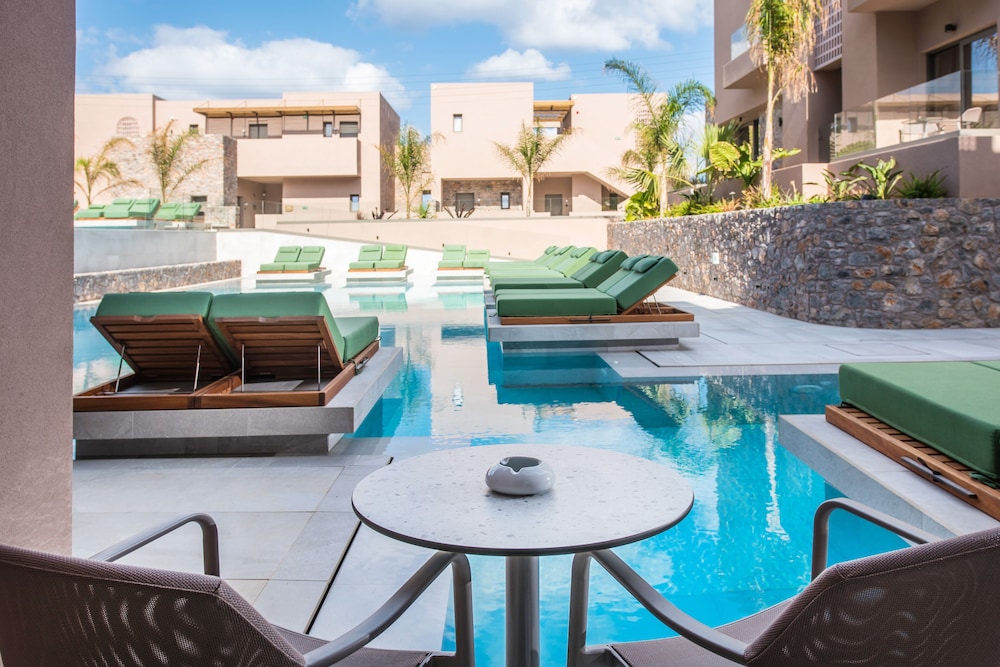 paralos venus suites adults only