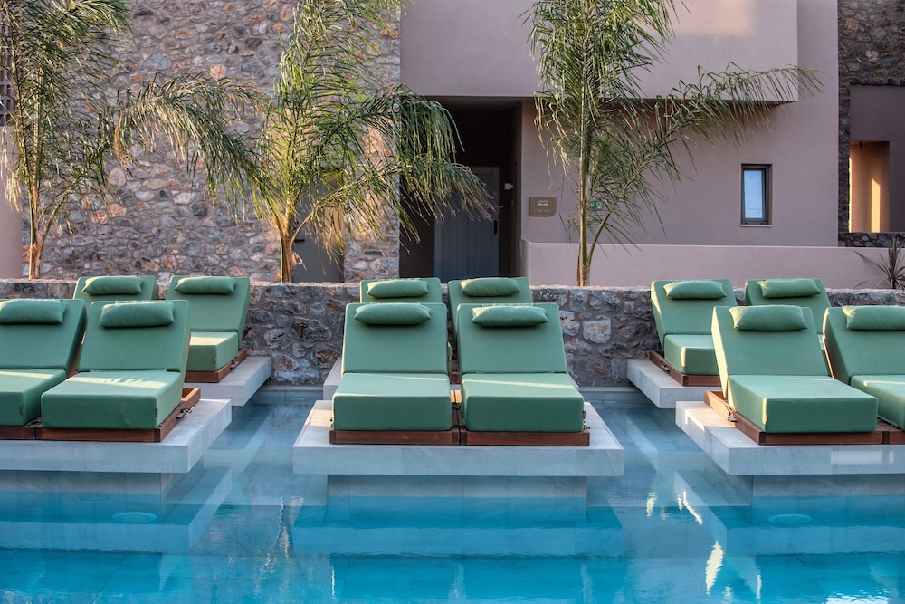 paralos venus suites adults only