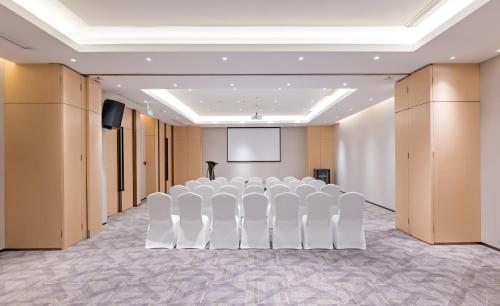 holiday inn chongqing guanyinqiao an ihg hotel