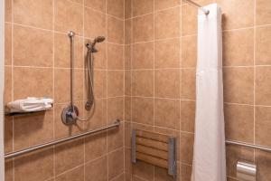 cottonwood suites savannah hotel and conference center