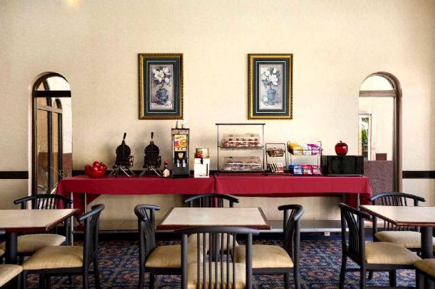 cottonwood suites savannah hotel and conference center