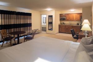 cottonwood suites savannah hotel and conference center
