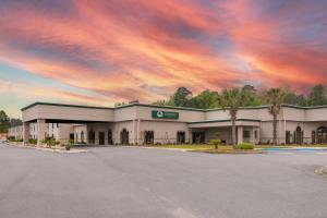 cottonwood suites savannah hotel and conference center