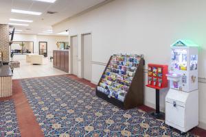 cottonwood suites savannah hotel and conference center