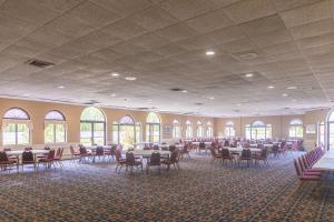 cottonwood suites savannah hotel and conference center