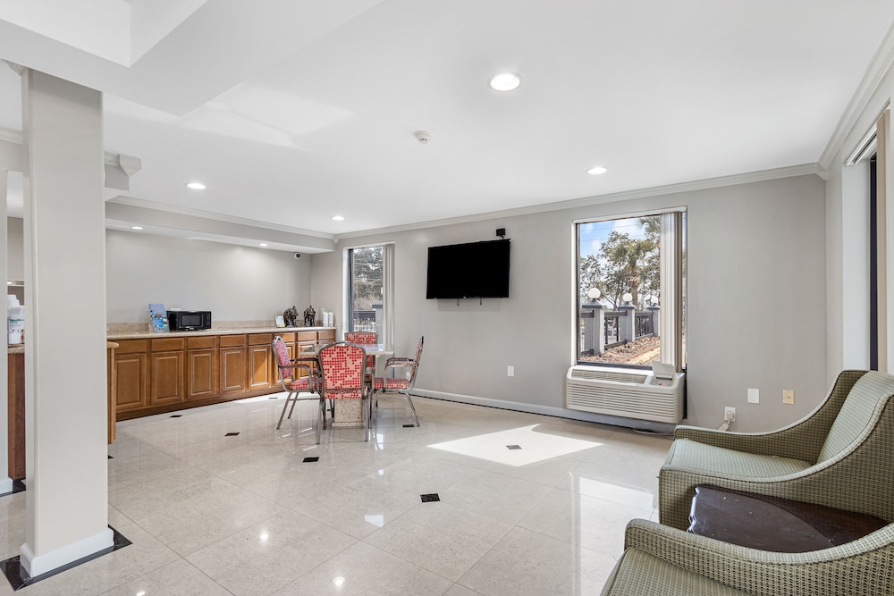 regency inn near boardwalk and hurlburt field