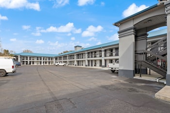 regency inn near boardwalk and hurlburt field
