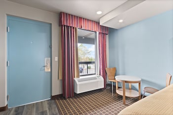 regency inn near boardwalk and hurlburt field