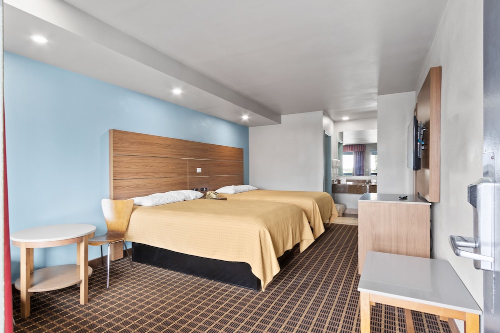 regency inn near boardwalk and hurlburt field