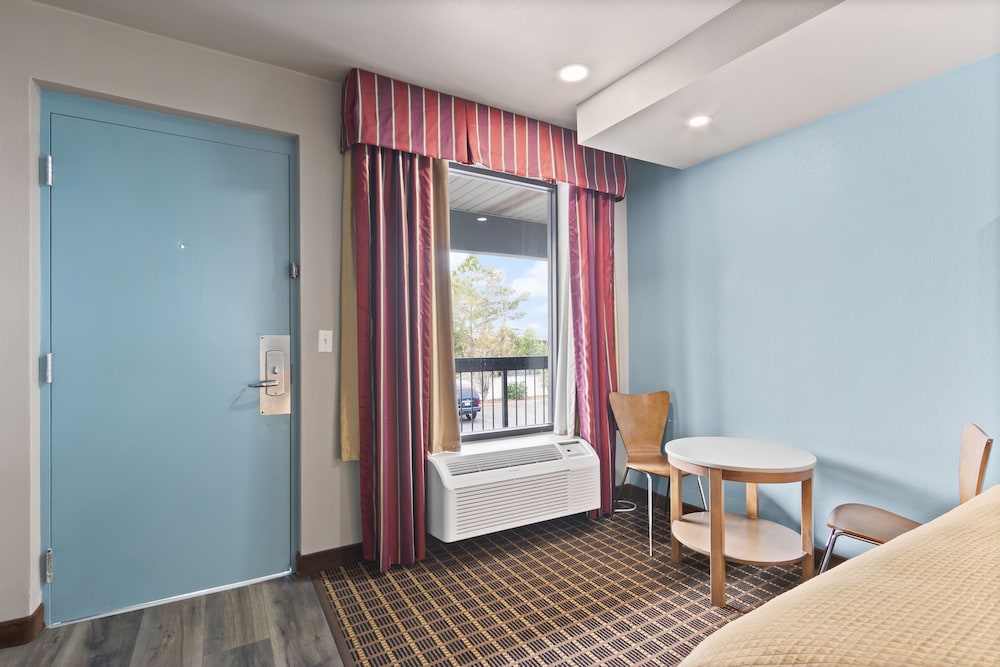 regency inn near boardwalk and hurlburt field