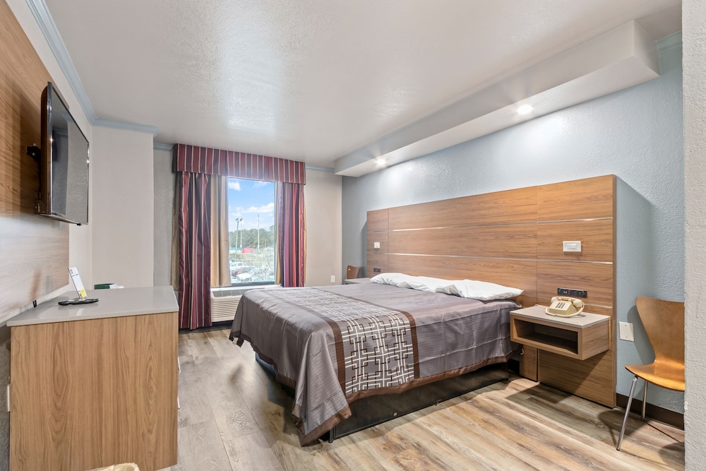 regency inn near boardwalk and hurlburt field