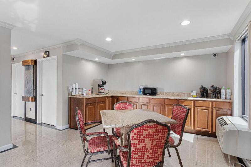 regency inn near boardwalk and hurlburt field