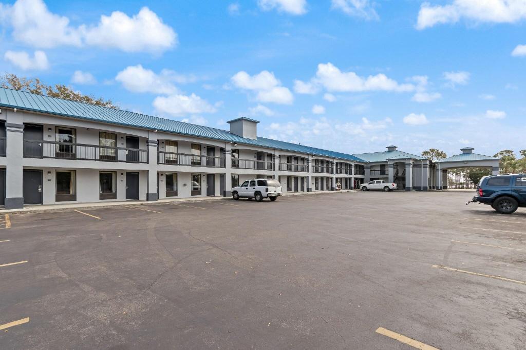 regency inn near boardwalk and hurlburt field