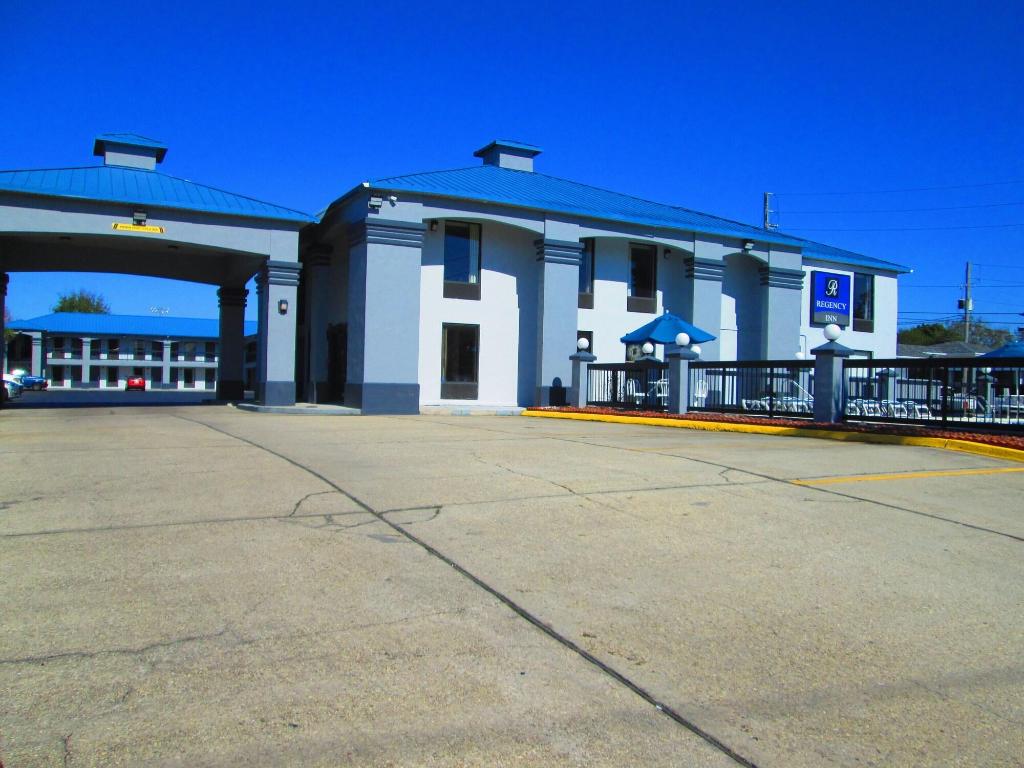 regency inn near boardwalk and hurlburt field