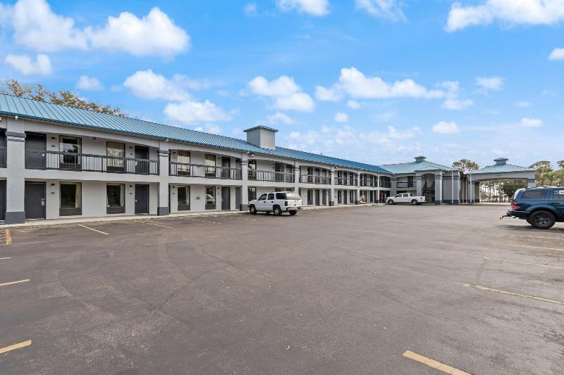 regency inn near boardwalk and hurlburt field