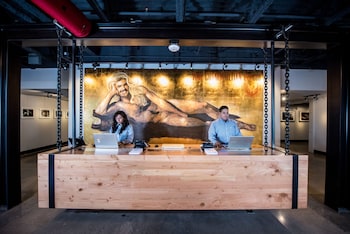 Foundre Phoenix,1100 N Central Avenue,4 star