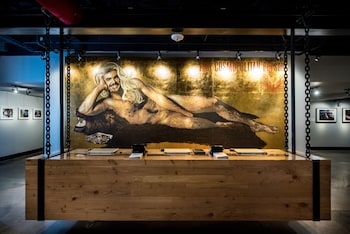Foundre Phoenix,1100 N Central Avenue,4 star