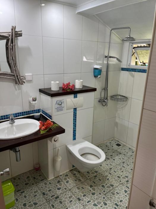 linareva moorea beach resort