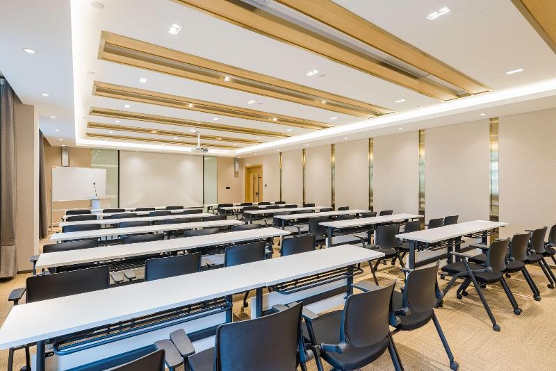 atour hotel wenhua west road turpan