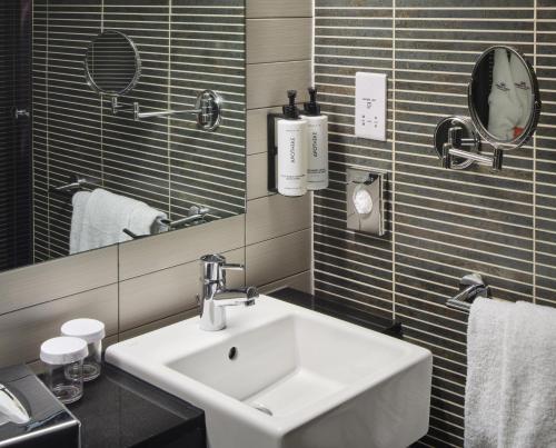 crowne plaza birmingham city centre an ihg hotel