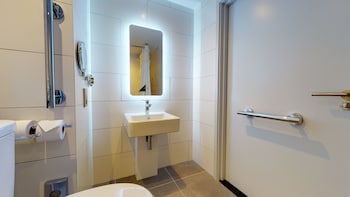 Holiday Inn Brentwood M25, Jct. 28, An Ihg Hotel,Essex>>Brentwood,4 star