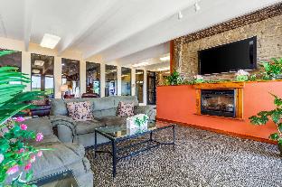 econo lodge inn and suites