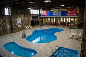 econo lodge inn and suites
