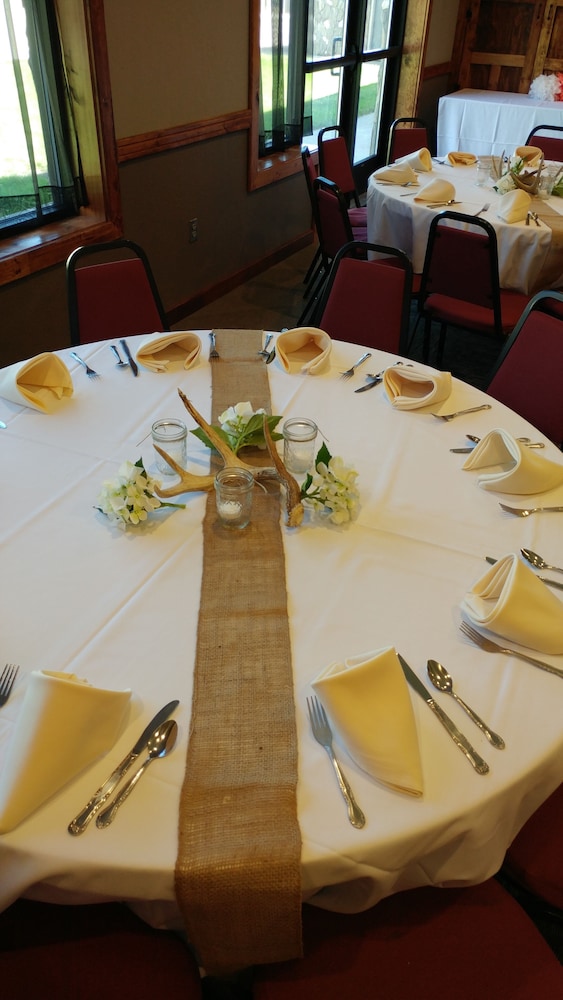 econo lodge inn and suites