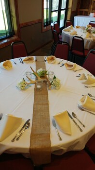 econo lodge inn and suites
