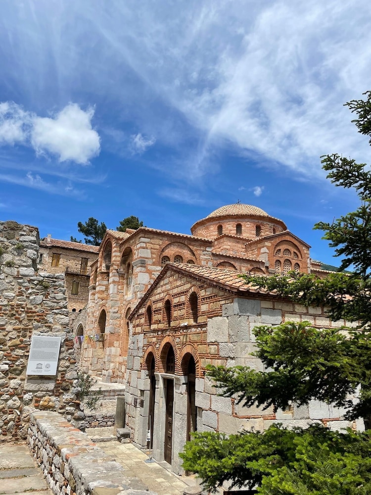 fedriades delphi hotel