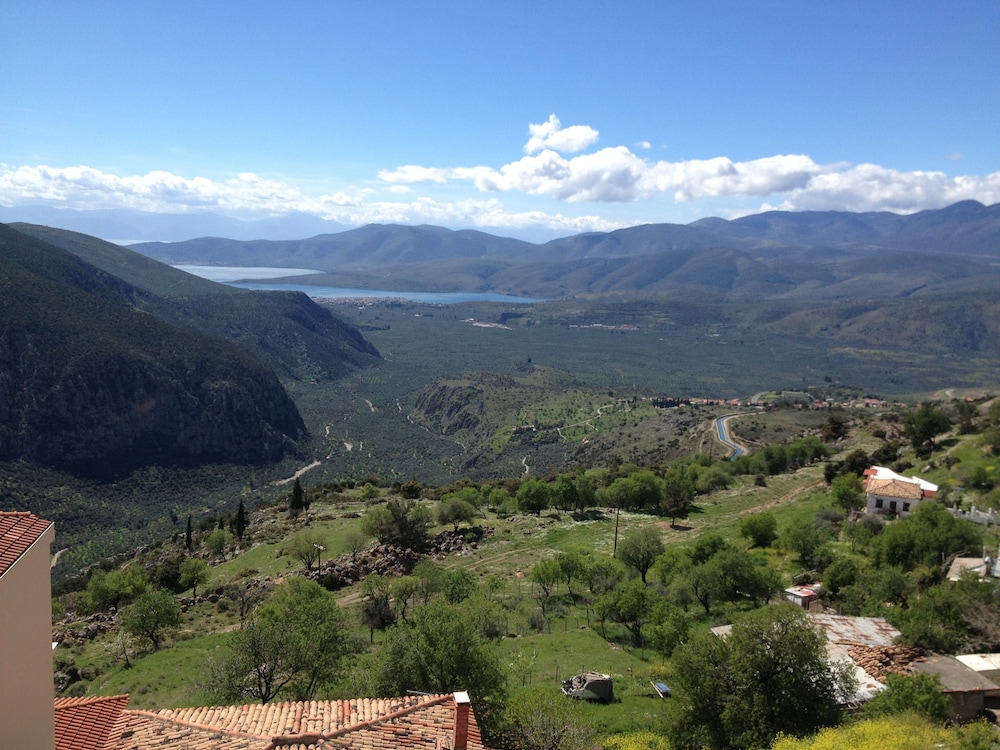 fedriades delphi hotel