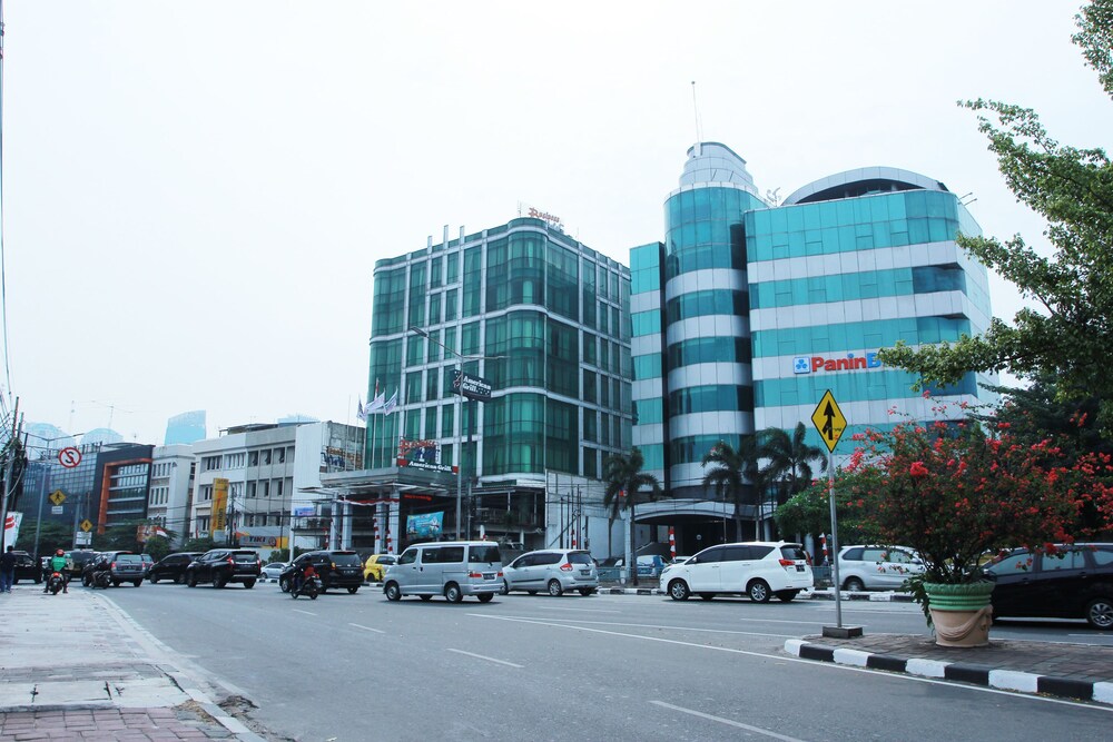 business hotel tomang