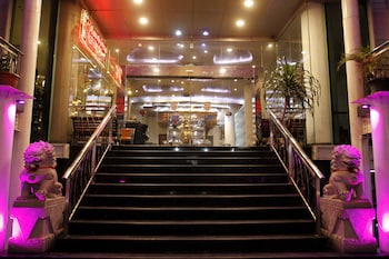 business hotel tomang