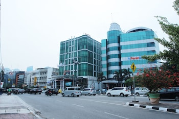 business hotel tomang