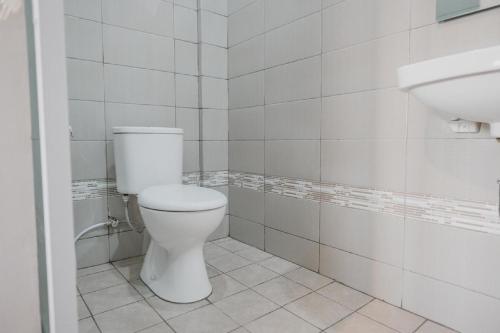 reddoorz plus karet pedurenan 3