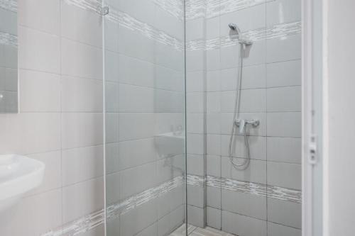 reddoorz plus karet pedurenan 3