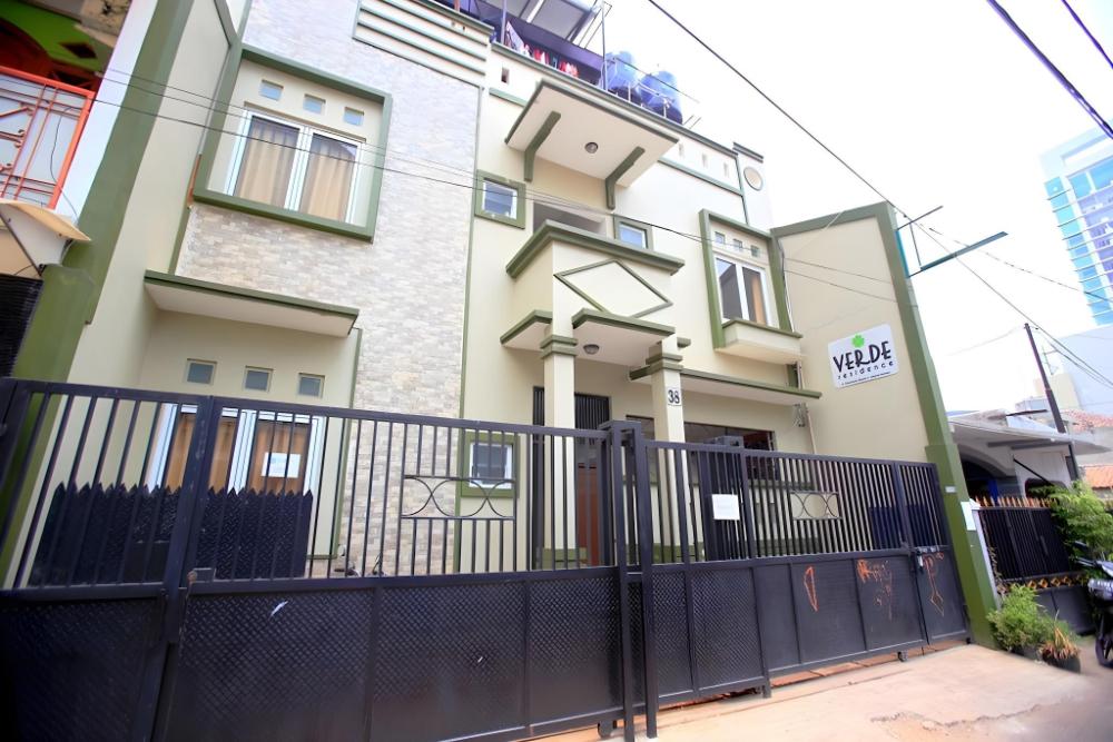 reddoorz plus karet pedurenan 3