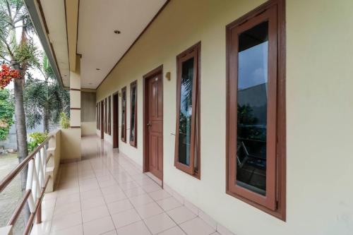 reddoorz plus karet pedurenan 3