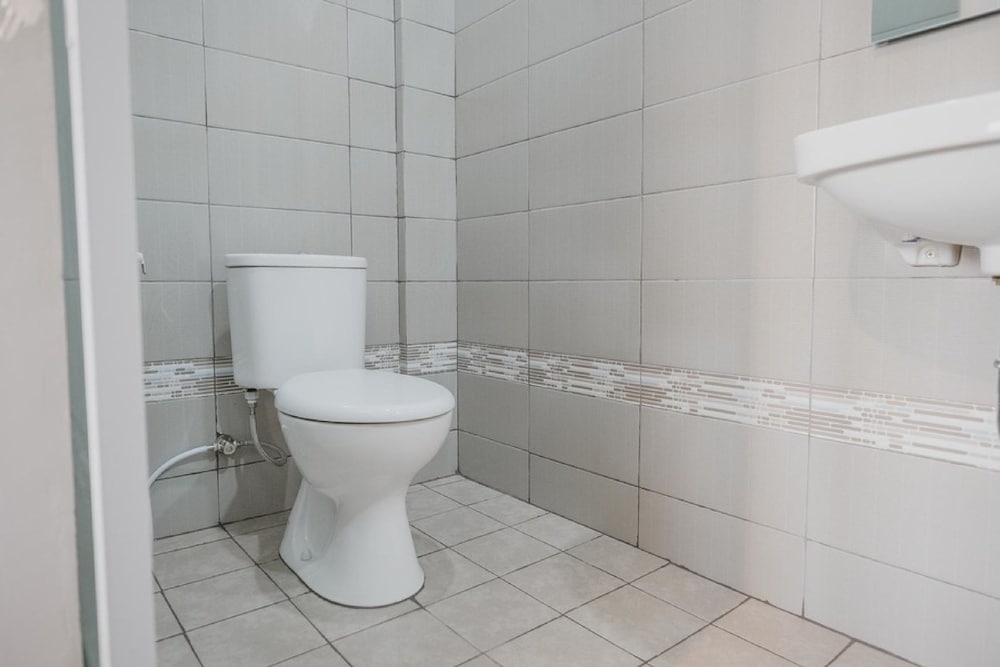 reddoorz plus karet pedurenan 3