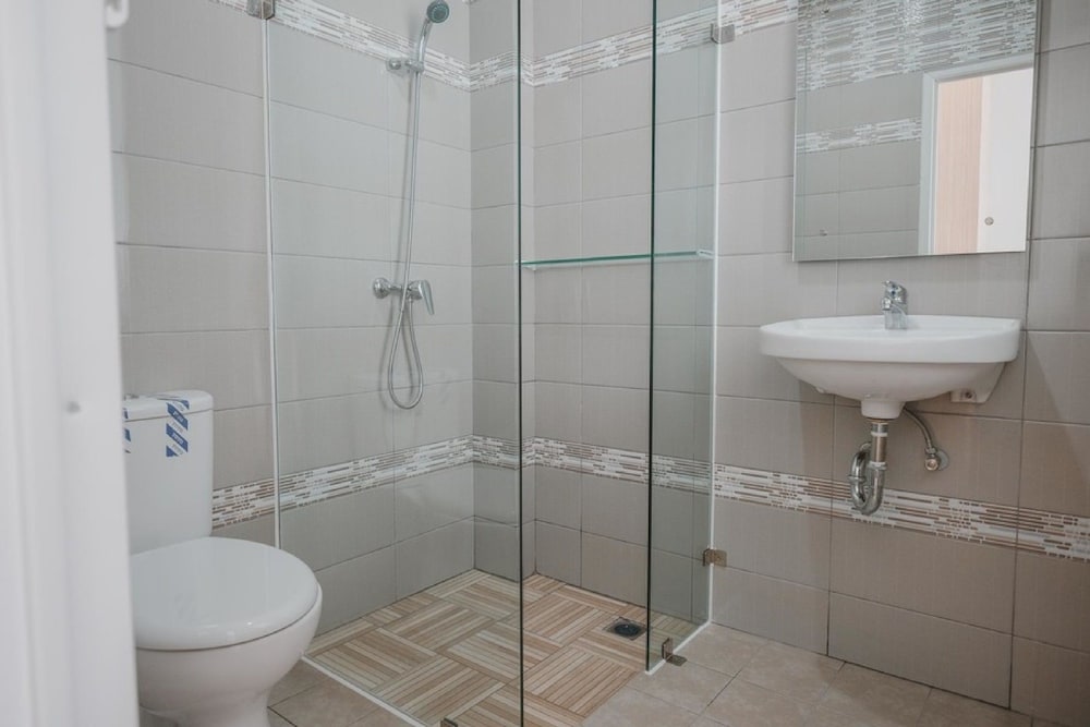 reddoorz plus karet pedurenan 3