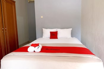 reddoorz plus karet pedurenan 3