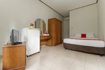 reddoorz plus karet pedurenan 3